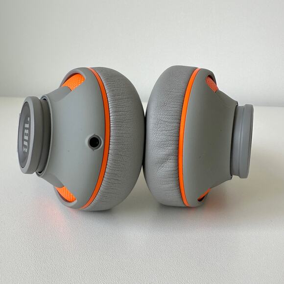 JBL Synchros S300 NBA Edition New York Knicks Headphones - Picture 11 of 13